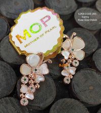 To buy this whatsapp at 7460882640 #latestnecklaces#Latestjewllery#latestearring#latesttikkaset#latestkundannecklace#latestmeenakarinecklace#meenakariearring#kundanearring#reverseadnecklace#ring#diamondring