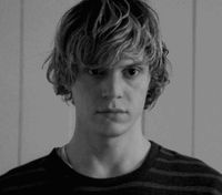 Tate Langdon - American Horror Story: Murder House --- gif