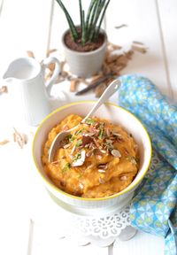 Bonjour, amis gourmands ! La patate douce est encore méconnue en France, et nombreux sont ceux qui, la voyant sur les étals des marchés, n'en achètent pas de peur de ne savoir comment la cuisiner. Je vous livre donc aujourd'hui une recette très simple...