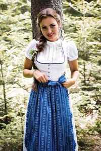 Welche Schuhe zum Dirndl & wohin gehört die Schleife? 7 goldene Styling-Regeln…