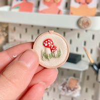 Newest clay magnet arrived to my shop today! 🍄🌿