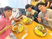 未公開映像付きParaviスペシャル版配信中❣️【公式】TBS火曜ドラマ「持続可能な恋ですか?」 on Twitter: "第6話よりオフショットをお届け🍛 杏花がヨガレッスンを開いたインド料理屋ではまさかの晴太と虹朗に遭遇🍛 3人が食べてるカレー美味しそうでしたね🍛 店長のアニクさんもいいキャラでした🍛 #上野樹里 #田中圭 #鈴木楽 #フェルナンデス直行 #じぞ恋 #第7話は5月31日 https://t.co/hSF1SMr2sh" / Twitter