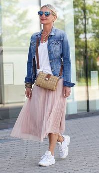 25 EASY EVERYDAY OUTFITS FOR WOMEN OVER 50 - valemoods