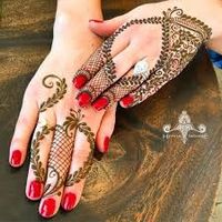 Unique bridal mehndi inspiration. These trending henna designs will make you fall in love. Indian mehndi design ideas. #mehndi #floralMehndi #arabicMehandi #mehndiInspiration #heenaInspiration #heena #arabic #mehndiDesignsIdeas #basicMehndi