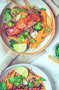 This 25 minute, dairy free teriyaki salmon soba noodles easy recipe is the perfect weeknight healthy dinner inspiration you need, transforming your midweek dinner from meh to finger lickin’ awesomeness! When you pair big flavours and simplicity in one recipe, you know it’s gonna be a good day. #teriyakisalmon #healthydinner #midweekdinnerrecipes #25minutemeals #salmonrecipes