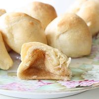 Marshmallows dipped in melted butter, then cinnamon sugar, wrapped in crescent rolls and baked. They're called Hocus Pocus buns because the marshmallows disappear! YUM is understatement!