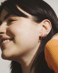 Les créoles : un indémodable ! Accumulez en plusieurs pour un effet chic et tendance.