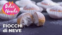 FIOCCHI DI NEVE - MORBIDISSIMI DOLCETTI DI NAPOLI - "Se le nuvole si potessero trasformare in un dolce... sicuramente avrebbero la forma di questi soffici fiocchi di neve! Morbide brioscine che nascondono un candido ripieno di crema di ricotta, una leggera nevicata di zucchero a velo... e preparatevi a gustare questi batuffoli di dolcezza". Video di GialloZafferano.