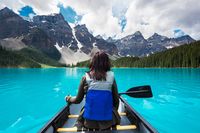 4 Outdoorsy Things to Do in Banff in the Summer and Fall to add to your bucket lists. #summer #winter
