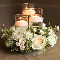 A wreath of flowers. #cincinnatiweddings #cincinnatiwedding #cincinnatiweddingflowers #cincinnatiflorist