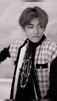 #bts #taehyung #kimtaehyung #tae #btsv #방탄소년단 #kpop #btsarmy #video #tiktok #edit #moment #cover