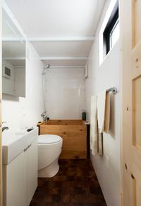 SaltBox Tiny House - Contemporary - Bathroom - Albuquerque - by Extraordinary Structures | Houzz