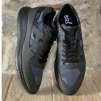 Sneaker in tessuto camouflage blu,con inserti in pelle liscia, H laterale applicata, soletta interna in memory foam e suola in gomma.