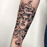 𝕲𝖗𝖆𝖟𝖎𝖊𝖑𝖑𝖆 𝖘. on Instagram: "• Medusa • Voici le premier tatouage de ma cliente, merci encore pour ce chouette projet ! . . . . . #tattoo #tattoos #ink #inked #neotrad #neotraditional #newtraditional #neotraditionaltattoo #medusa #medusatattoo #blackwork #blackandwhite #neotradsub #neotraditionaleurope #blackworkers #darkart"