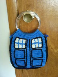 Ravelry: Tardis Bag pattern by Jessica Evans...... I may have to lear to crochet one of these days cuz dr who is fucking awesome