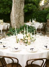 Vintage style outdoor wedding | Design by Bash Please | Photo by Birds Of a Feather | Read more - http://www.100layercake.com/blog/?p=68105