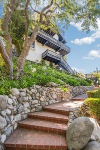 The actress parted ways with her secluded L.A. home, a rustic-yet-luxurious five-bedroom that she purchased 25 years ago during her marriage to tennis legend Andre Agassi. Take a look inside.