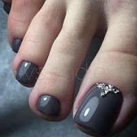 Are you looking for dark fashion nail colors for New Years? See our collection full of dark fashion nail colors for New Years and get inspired!