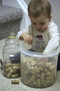 Pour les tout-petits, des jeux de bouchons
