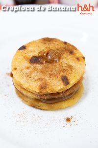 Tudo fica melhor quando a gente adiciona doce de leite, não é mesmo? Dá um gostinho especial! Olha que receita prática e fácil pra você fazer de café da manhã ou lanchinho da tarde: Crepioca de Banana com Doce de Leite. Gostou? Então clica no link pra fazer! 🥞🍌 #EuFicoEmCasa #Receita #Gastronomia #ReceitaDoce