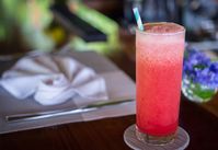 Leckerer und gesünder könnt Ihr nicht in den Tag starten als zum Beispiel mit diesem köstlichen Watermelon Fruit Shake im Dahon Café und Restaurant unseres Mitgliedes Salaya Beach Houses in Dauin auf der philippinischen Insel Negros. Köstlich!