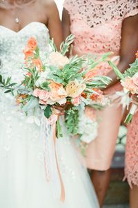 Peach bouquet + bridesmaids dresses | Photography: Brklyn View Photography - www.brklynview.com