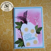Deze kaart heeft Ingrid Nellen gemaakt met de Celebrate With Flowers stempelset. Ze heeft een emboss resist techniek gebruikt om de witte bloemen in de achtergrond te maken. Hieroverheen heeft ze de Polished Pink inkt met Blending Brushes aangebracht. Het geheel is versierd met een etiket dat is geponst met de Delightful Tag Topper Punch. #Prulleke #prullekekleurencombinatie #celebratewithflowersstampset #delightfultagtopperpunch #embossresisttechniek #stampinupnederland #stampinupdemonstratrice