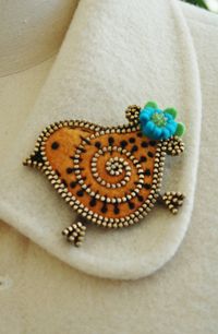Other than saving me from the embarrassment of public nudity, best use of a zipper, ever. Felt and zipper bird with flower tail! by woolly fabulous, via Flickr