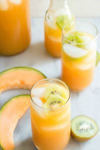 Fresh melon and kiwi make this aqua fresca an awesome summer drink! #recipe serves 10 cups
