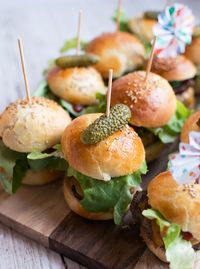 Sliders med brioche burger boller - opskrift - kan også bruges til alm burgere