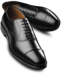Black Dress Shoes...nice, simple, clean and polished...because you never know when you'll need to have a pair of your own handy. #modeling #ModelBag