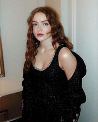 sadie sink, at chanel, paris fashion week