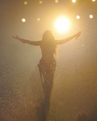 Pop Crave on Twitter: "Beyoncé photographed by Mason Poole for her show in Dubai." / Twitter
