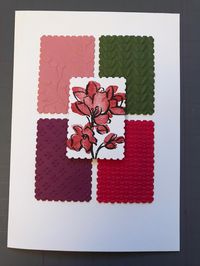 Hoe gaaf is deze kaart van Sirpa van der Heijden?! Ze heeft verschillende embossingfolders gebruikt om relief te geven aan kaartkarton in de kleuren van de combinatie en dan als focal image die prachtige bloem van de Touch of Ink stempelset uit de Sale-A-Bration brochure. Alle paneeltjes zijn uitgeponst met de Rectangel Postage Punch en het ziet er samen geweldig uit. Goed gedaan, Sirpa! #prulleke #prullekekleurencombinatie #stampinupnederland #atouchofinkstampset #kleurencombinatie