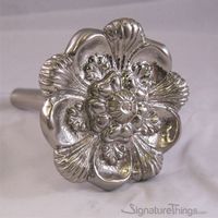 Detailed Flower Tie Back - brass curtain holdbacks #SignatureThings Unique crystal curtain tiebacks might be your most simple and practical way to decorate your home Made of durable brass metals with a variety of finishes for sleek, modern style #curtain #curtainaccessories #brasshardware #brasstieback #curtainholdback #curtainhardware #draperyhardware