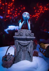 New Additions to Disneyland's Haunted Mansion Holiday for 2016