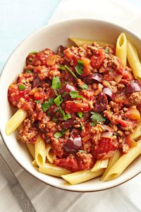 This easy slow cooker ground beef and pasta recipe makes a great diabetes friendly meal any night of the week. #slowcooker #crockpot #recipe #eatingwell #healthy