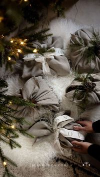 As much as I can I like to try and wrap my Christmas presents in natural materials or recyclable paper. This is so much better for the environment and also in my opinion looks more aesthetically pleasing and fits into my natural Christmas decor scheme. #ecofriendlygiftwrapping
