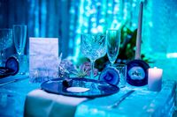 Shooting d’Inspiration réalisée par Malak, Morgane, Laurène étudiantes à l’école Française de Wedding and event Planner Jaelys de Paris. Lieu : ICE KUBE BAR - Art de la table : ICE KUBE BA et perso. - Photographe : Christophe GADEA - Modèles : Laura Perez et Emmanuel Bride - Tenue : COUTURISSIMO Pierres et bijoux : BIJOUX DES MARIES - Maquillage : AMBRE DAUVERGNE Coiffure : EZELIN STEPHANIE - Graphisme : Mme LECHAT Coralie - Fleuriste : Fleurs Fabre