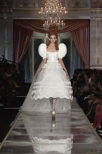 Fall Winter 2020 / 2021 Ready-to-Wear Collection. Runway Show by Moschino.