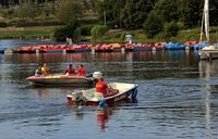 Gut gerüstet, ... und das nicht nur im Saarland, sind die Frauen und Männer der DLRG für die diesjährige Wassersaison. Auch auf dem Stausee Losheim. :-) http://www.saar.dlrg.de/