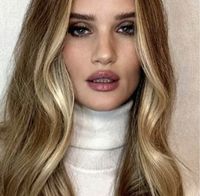 Honey wheat blonde is exactly as wholesome as it sounds. Warm honey tones, gently blended against buttery wheat highlights, make for a hair colour that's as beautiful as it is wearable.