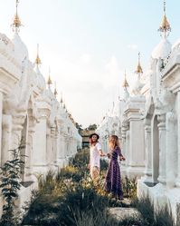 Planning on going to Myanmar? Save this pin to find out what to explore, where to go best and how to take beautiful travel photos to make your experiences last forever 📷😍 #myanmar #travelguide #travelcouple #mariefeandjakesnow #travelphotography #southeastasia