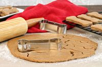 Healthy, homemade dog treats give you the power of knowing exactly what went into the recipes, eliminating any guesswork about whether or not they're good for your pooch. Check out these recipes for Spelt and Sunflower Treats, Oatmeal Dog Cookies and Dog Meal Replacement Bars from MOTHER EARTH NEWS.