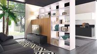 Honey aged oak | Fenix warm white | Fenix black | Bookcase: matt warm white | Worktop: Fenix laminate and laminate | Finger rail: black