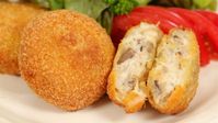 Crab Cream Korokke Recipe (Japanese-style Deep-Fried Croquettes Filled with White Sauce and Seafood)