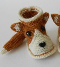 Free Knitting Pattern for Fox Baby Booties - These Chaussons renard baby shoes by Thali Créations come in sizes 0/3 mos, 3/6 mos and 6/9 mos. At the destination page scroll down to get the English patterns. Note that the original language of the pattern is French so the English translation isn’t perfect but there are links to picture tutorials.