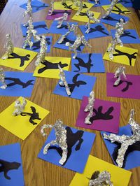 Super creative craft project for kids. Make aluminum foil sculptures and draw their shadows in the background. Fun rainy day activity.
