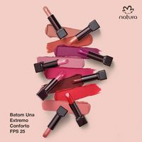 Cor intensa e acabamento cremoso com manteiga de Tukumã, que estimula a produção de ácido hialurônico, promovendo a hidratação de dentro para fora. Em 8 lindas cores.