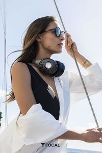 Make your travels and journeys even better with Bathys, the hi-fi wireless noise cancelling headphones by Focal. Experience immersive, true listening anywhere thanks to delightful usability, Bluetooth® and noise cancelling technology that offers perfect isolation from your surroundings!
